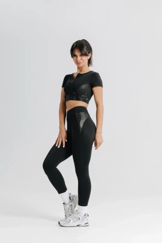 Топ FORSTRONG WILD 681010-черный 