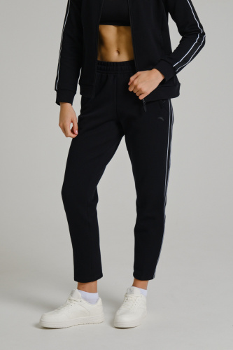 Брюки Anta TRN-ESSENTIAL-Q4 862547301-2, черный Брюки Anta TRN-ESSENTIAL-Q4 862547301-2, черный